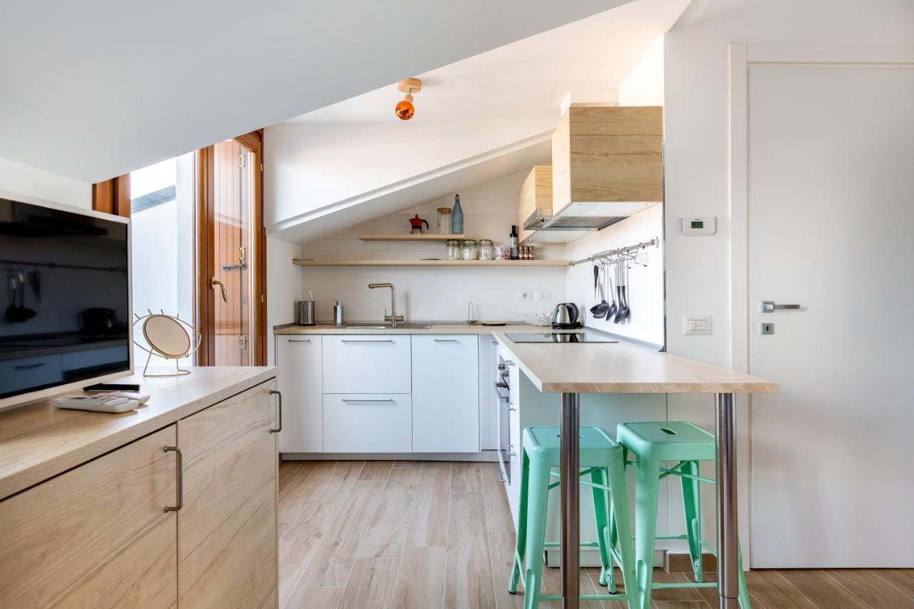 Cozy Studio W/Parking 5 Min Walk From The Bus Stop Milano Exterior foto